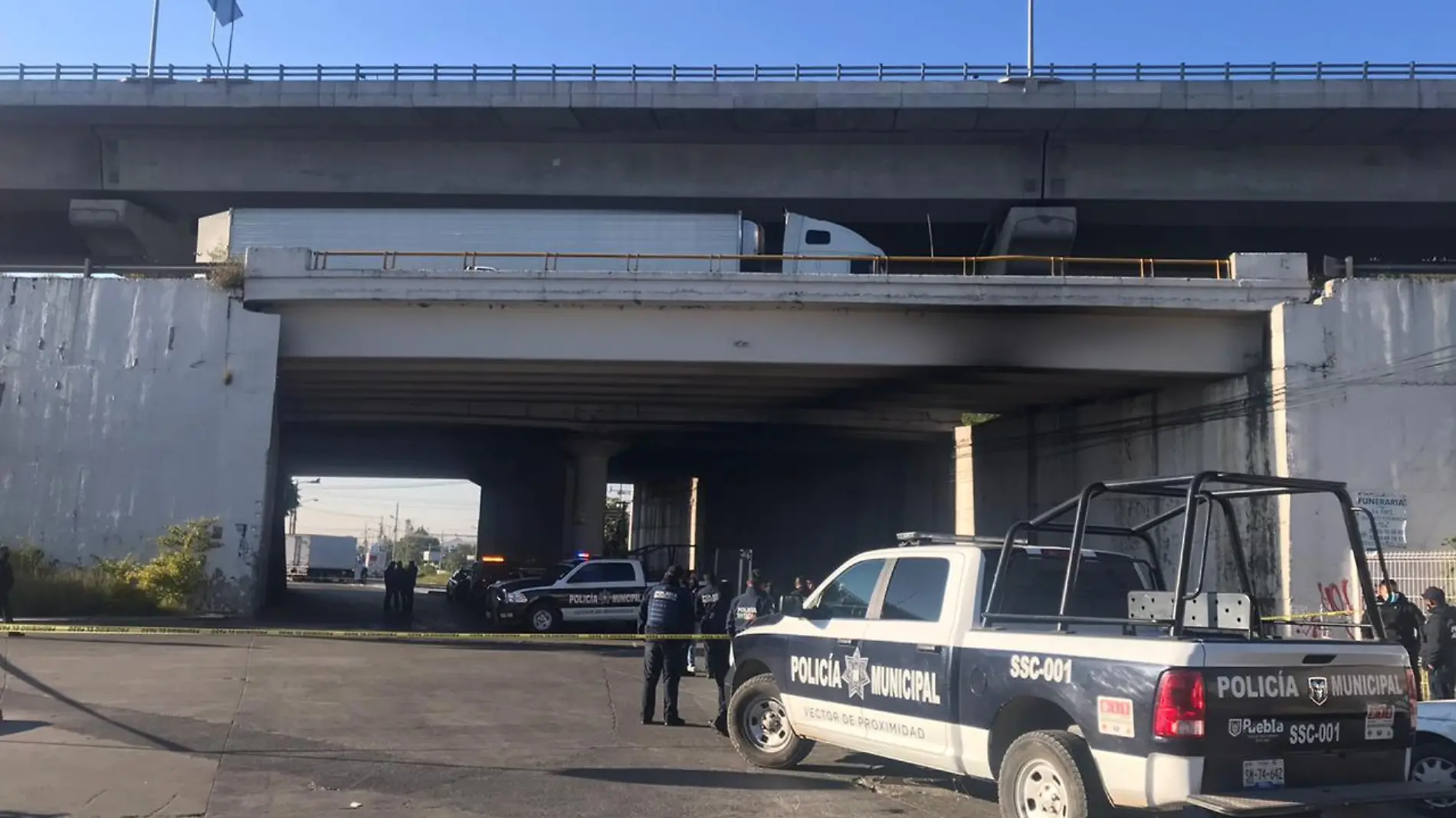 CADAVER EN AUTOPISTA